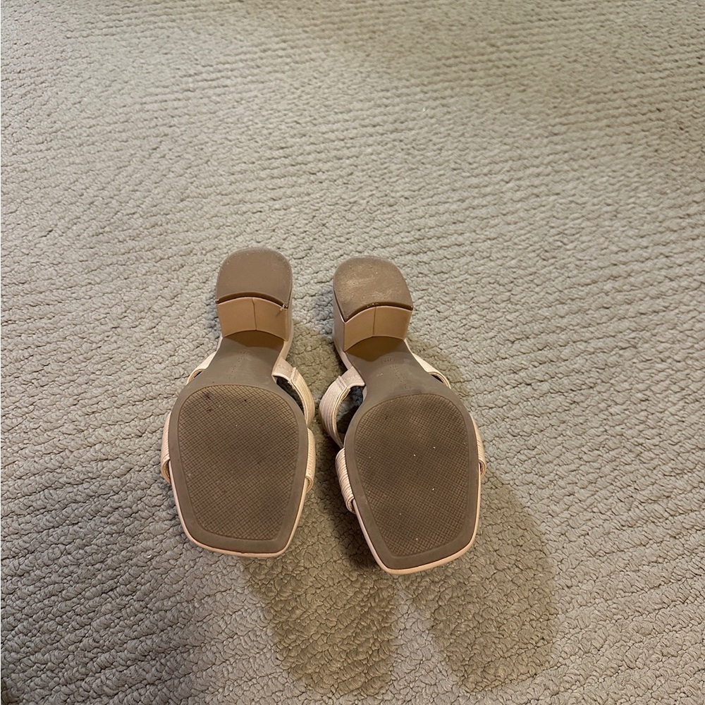 Bandolino Women's Tan Sandals - Picture 5 of 5
